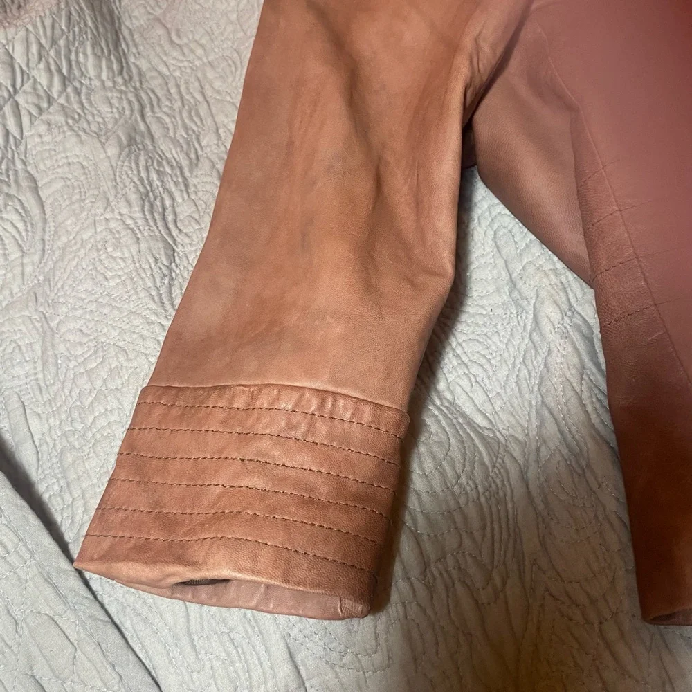 Bernardo Women's Tan/coffee with a hint of cream Leather Jacket - Picture 9 of 14